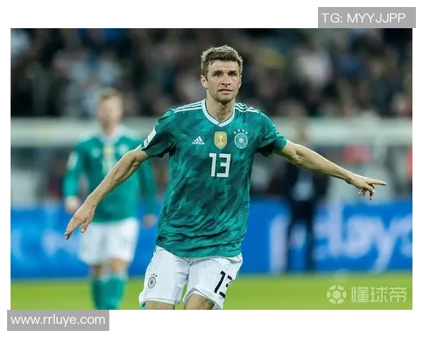 德国足球巨星托马斯穆勒的传奇之路与世界足坛影响力解析 德国足球巨星托马斯穆勒的传奇之路与世界足坛影响力解析