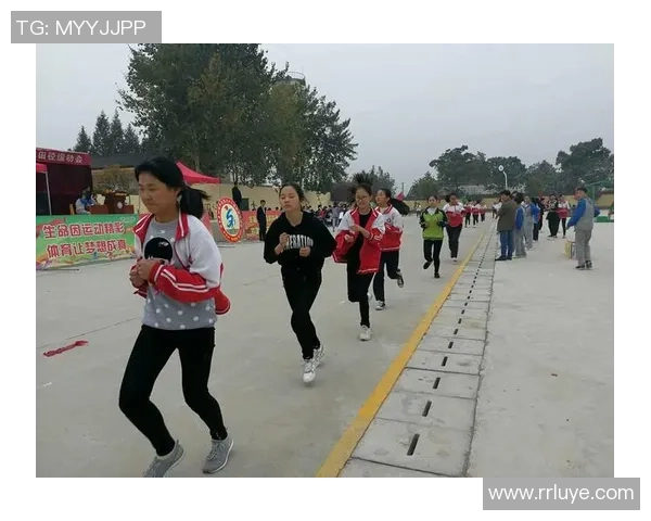 日本花式足球球星炫技之路与青春梦想的精彩瞬间 日本花式足球球星炫技之路与青春梦想的精彩瞬间