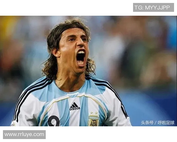 曾经风靡全球的十位最帅足球明星盘点与回顾 曾经风靡全球的十位最帅足球明星盘点与回顾