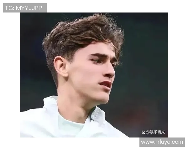 足球球星中长发造型高清图片展现帅气与个性魅力