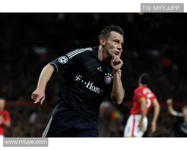 足球球星噤声手势背后的深层意义与社会影响分析